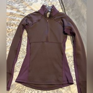 Adorable fitted half-zip from Calia